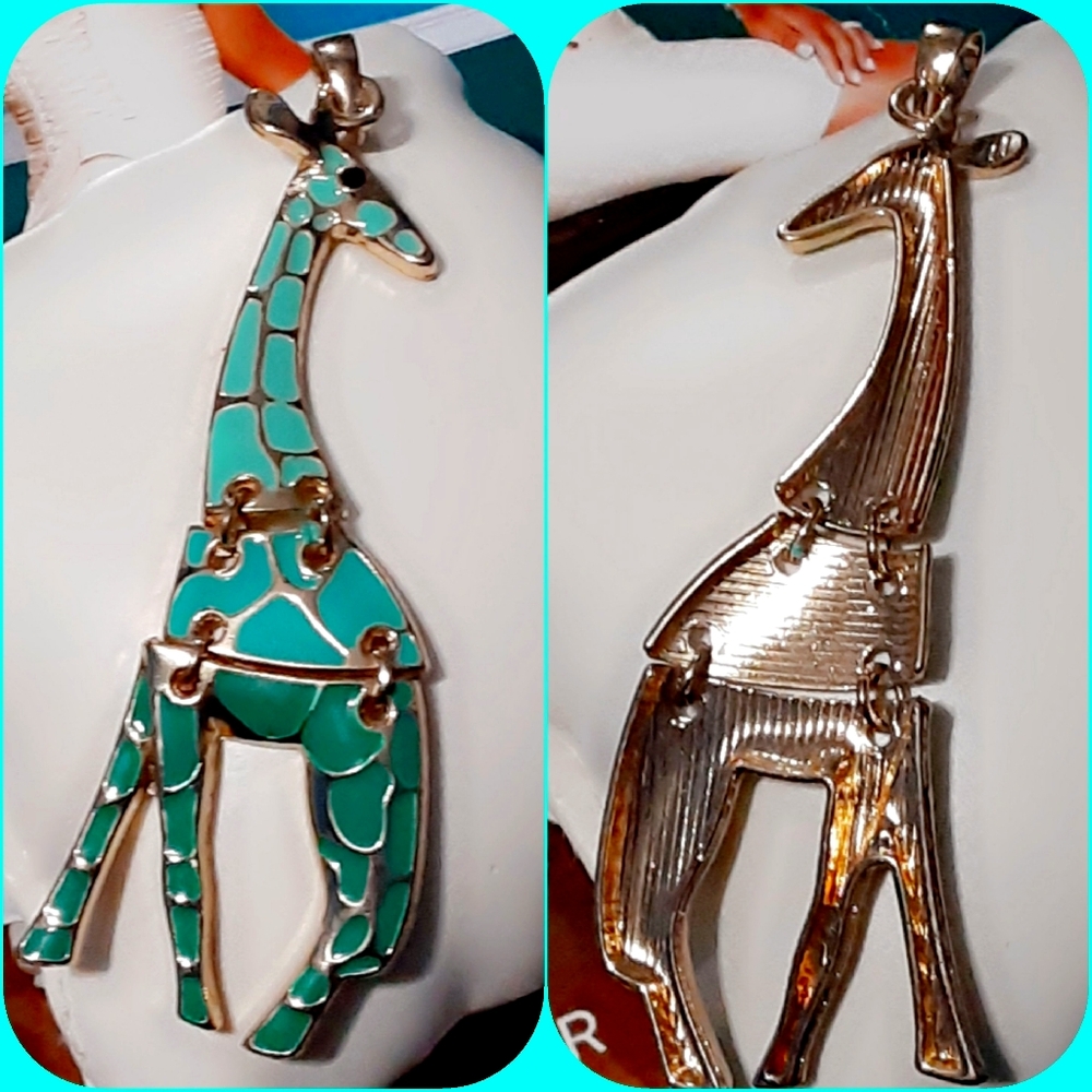 Giraffe Necklace Pendant ♡